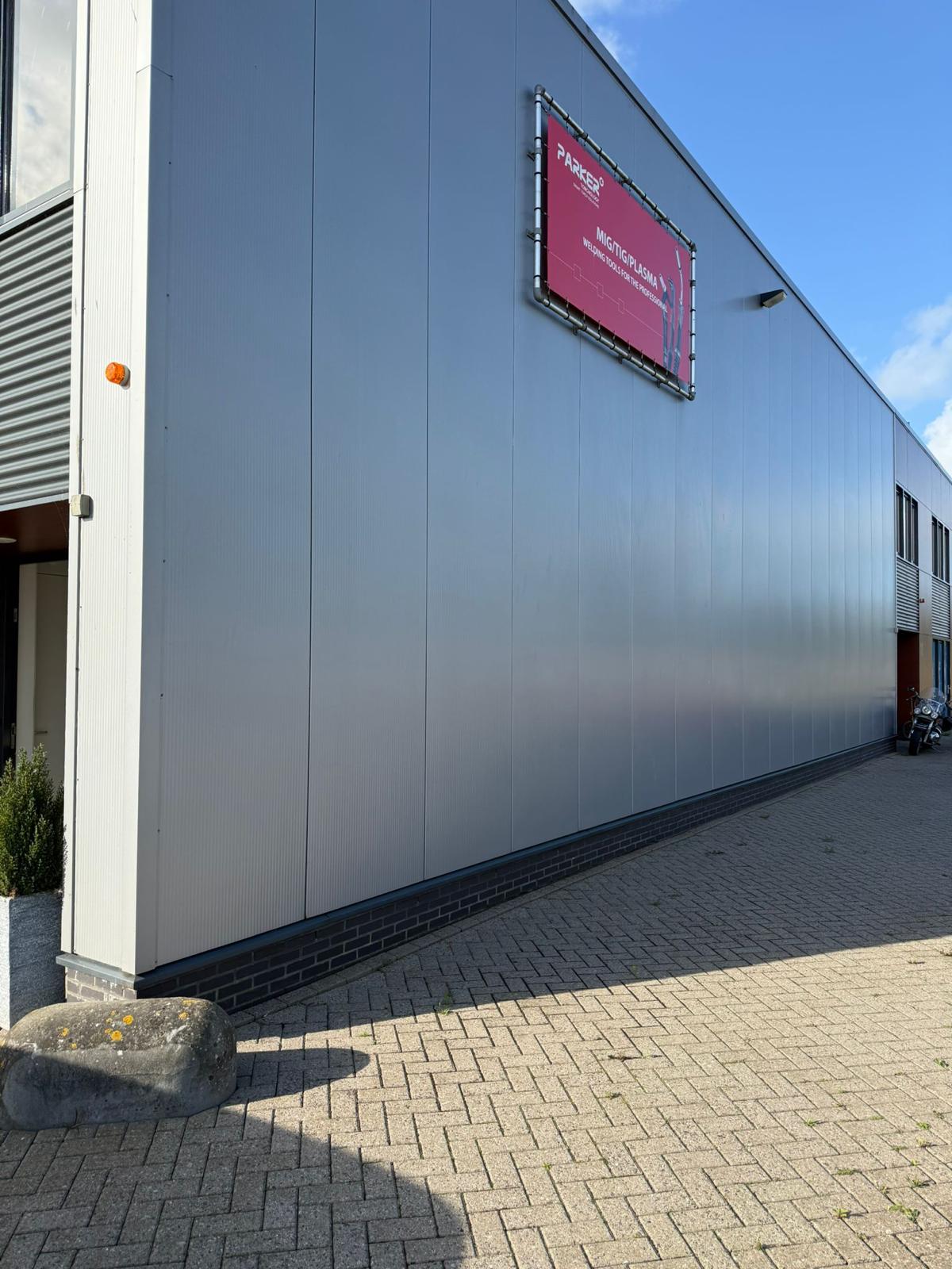 Wereldwijde fabrikant, lokale leverancier